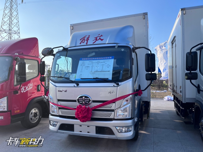 1667474354884.jpg 副本主推车型齐上阵 解放轻卡展示“实力与狠活”516.jpg