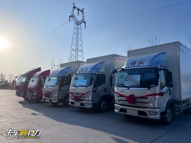 1667474365011.jpg 副本主推车型齐上阵 解放轻卡展示“实力与狠活”613.jpg