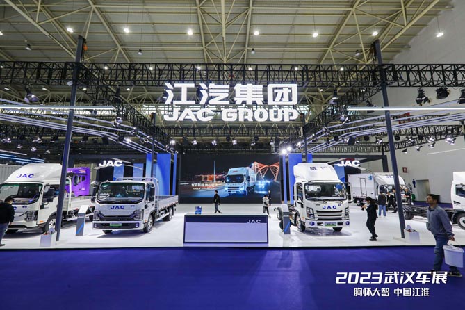 “混动先锋”更节能，江淮1卡柴油增程式轻卡亮相中国国际商用车展