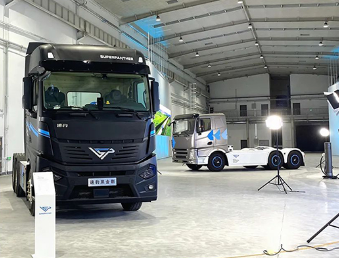 速豹旗舰级交付中心落成，引领第三代电动重卡新生态