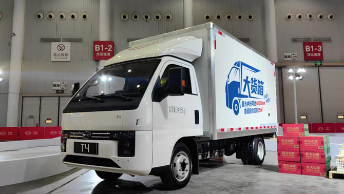 续航330比亚迪全新纯电轿卡T4起售9.58万，三电质保10年80万公里